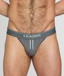 Briefs<Leader Sports Brief