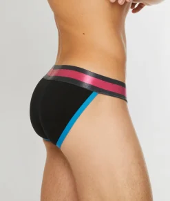 Briefs<PUMP! Play Brief