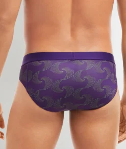 Briefs<2(X)IST Sliq Brief