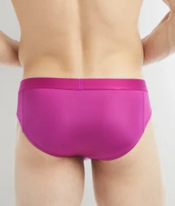Briefs<2(X)IST Sliq Brief