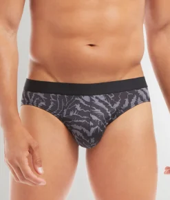 Briefs<2(X)IST Sliq Brief